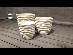 وعاء زهور من الطين المكون من الكريم مع تصميم نحت يدوي سلس