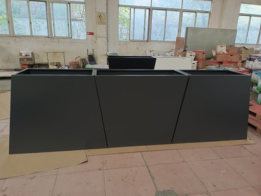 شراء أواني الزراعة المعدنية الهندسية مقاومة للطقس في الذهب الأسود والفضة online manufacture