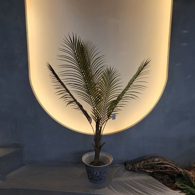 شجرة النخيل الاصطناعية ذات المظهر الواقعي