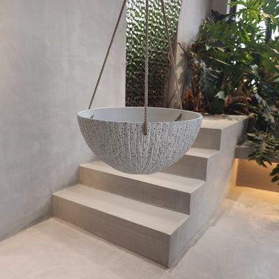 المزارع المعلقة من البلاستيك المستديرة 260 * 260 * 120MM للمساحات الداخلية / الخارجية