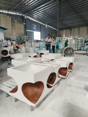 مستطيل أبيض - على أساس مع قطع على شكل قلب - زرع ألياف الطين خفيف الوزن ودائمة منخفضة الصيانة وعاء زهرة عطلة فيلا مكتب ديكور الحديقة مشروع المناظر الطبيعية